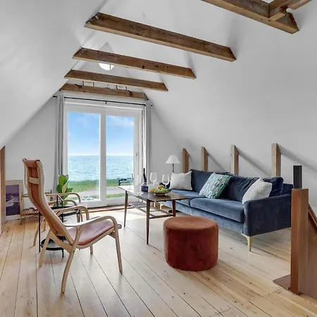 2 Bedroom Gorgeous In *